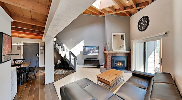 Top-floor Treehouse W/ Pool & Hot Tubs 2 Bedroom Condo