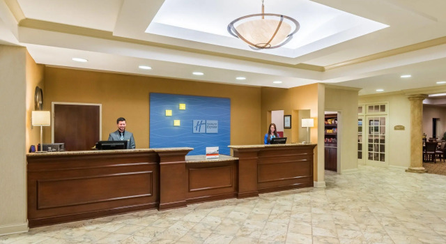 Holiday Inn Express & Suites Rochester Webster by IHG