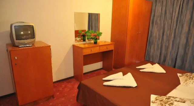 Двухместный номер Standard с балконом и с видом на сад Heleni Beach Hotel