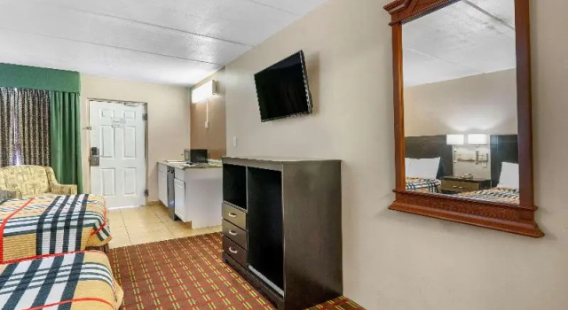Четырёхместный номер Standard Rodeway Inn Clearwater-Dunedin