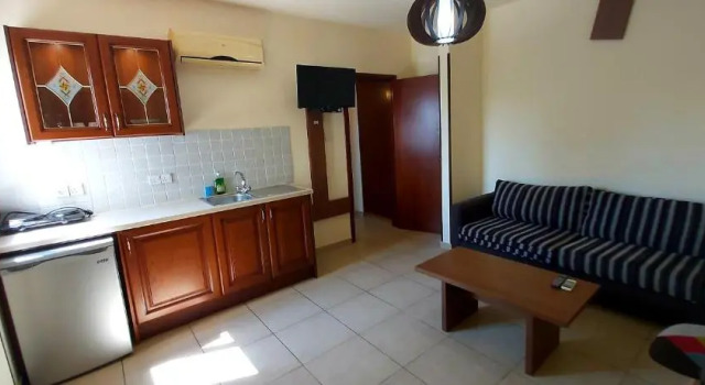 Апартаменты Lakis Court