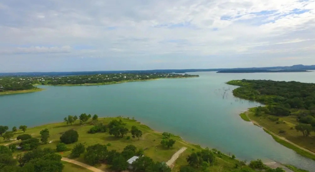 Waters Edge Retreat At Canyon Lake by RedAwning, Reservar Hotel Canyon Lake Texas Hill Country