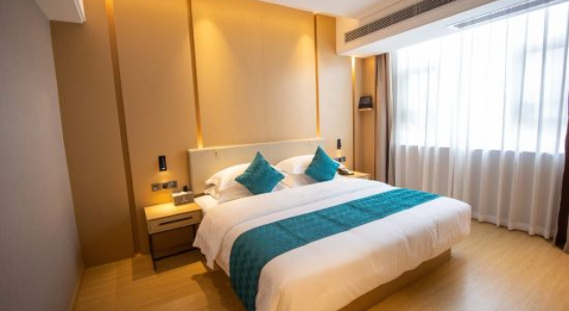 Люкс Deluxe Qianyi Yicheng Hotel (Yulin Shizi Street Yuntian Palace)