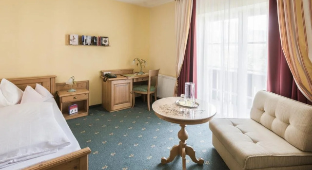 Gartenhotel Sonnleitn, Rezerwuj Hotel Hotele w Fuschlsee z basenem, Basen