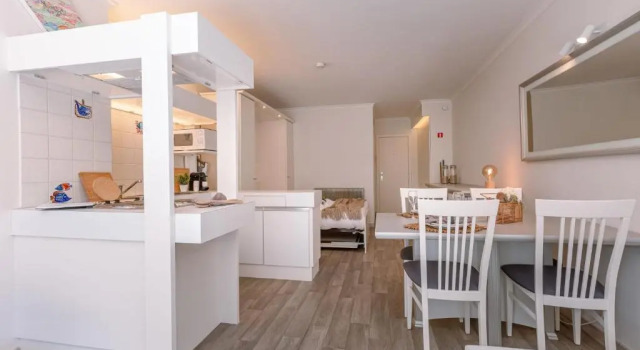 Студия Warm studio with sea view in the centre of Middelkerke