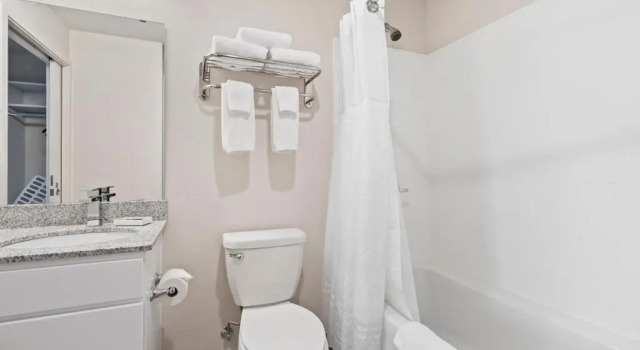 Люкс WaterWalk Extended Stay by Wyndham Kansas City - Overland Pk
