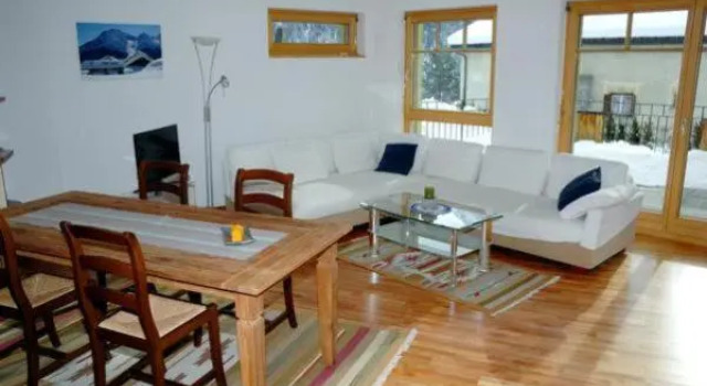 Trü-Sura Nr. 3, Book Hotel Scuol Grisons