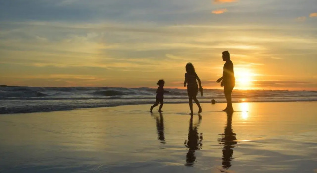 Family Holiday Home-Free Parking & Self check-in, Забронировать Отель Борнмут Дорсет, рядом с Железнодорожный вокзал Борнмута