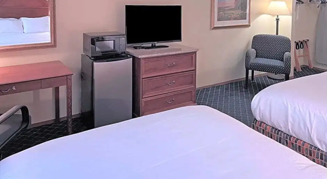 Четырёхместный номер Standard City Express by Marriott Bemidji
