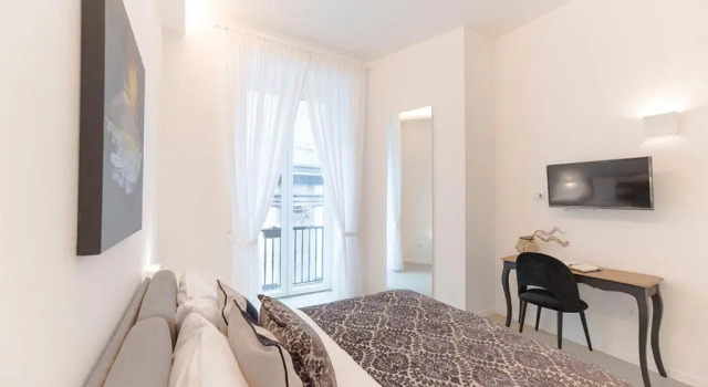 A Misura Duomo Rooms & Apartment - LS Accommodations, Забронировать Апартаменты/квартира Неаполь - исторический центр Неаполь, рядом с Ospedale degli Incurabili