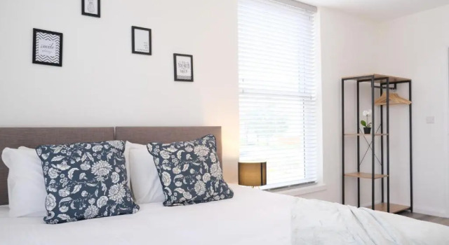 Апартаменты Unique FAMILY&Contractors Apartment with Private Parking + Central Bedford