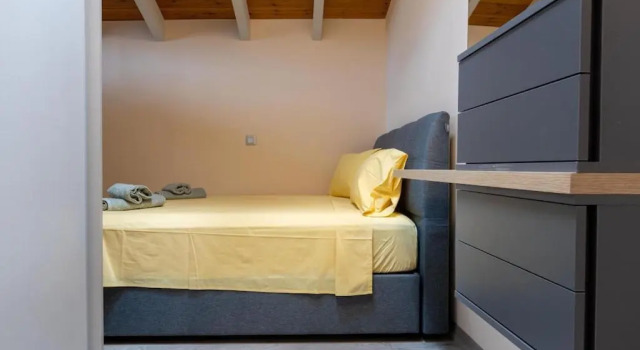 Orion Maison: Luxury 3-bedroom maisonette in the center of town, Book Villa Cottages in Lakonia, Cottage