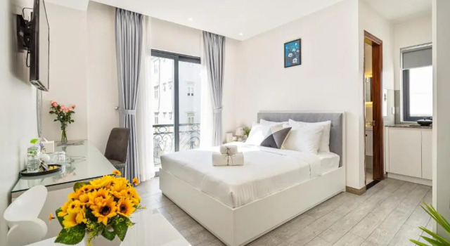 Двухместный номер Deluxe с балконом The Royal Hotel & Apartment - Phu My Hung
