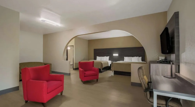 Люкс Quality Inn Commerce at I-85