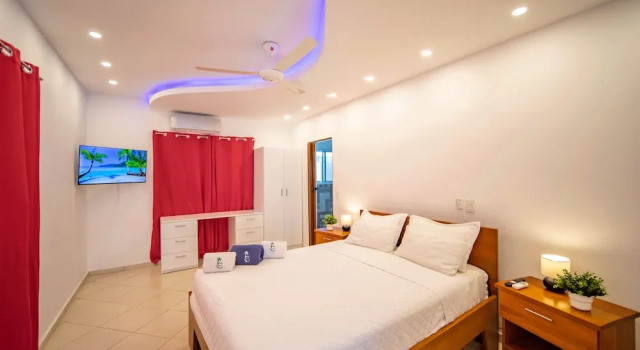 2BR Luxury Apartment in Heart Of Nightlife Area!