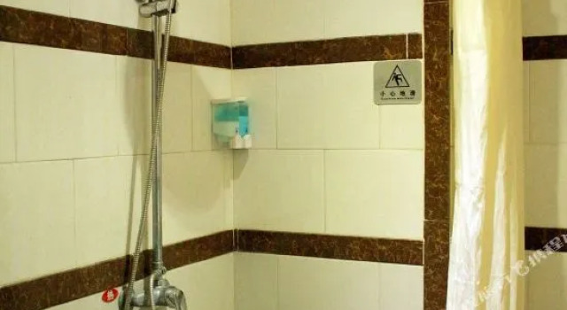 Qilin Hotel, Забронировать Отель Лицзян Юньнань, рядом с Улица Сквер-стрит Древнего города Даянь