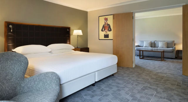 Люкс c 1 комнатой с балконом Delta Hotels by Marriott Peterborough