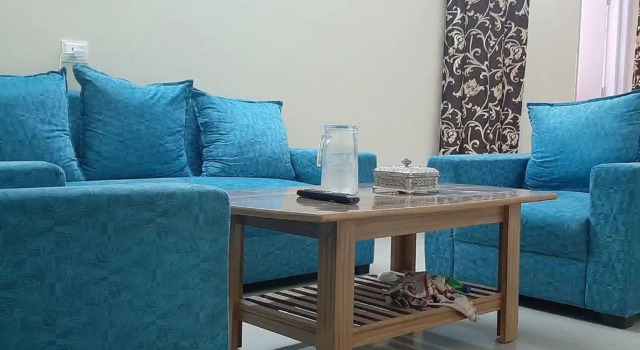 1bedroom ensuit flat with free covered car parking