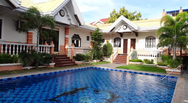 Двухместный номер Deluxe The Executive Villa Inn & Suites