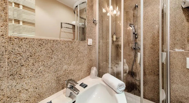 Одноместный номер Standard Grand Royal Hotel