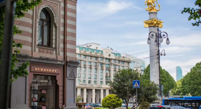 Your place in Old Tbilisi (Liberty Square), Забронировать Апартаменты/квартира Тбилиси Регион Тбилиси, рядом с Тбилисский театр оперы и балета