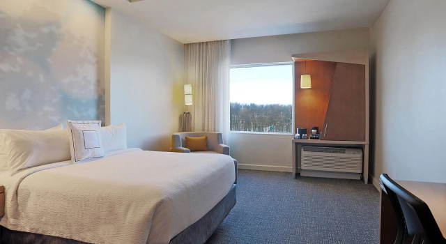 Четырёхместный номер Standard Courtyard by Marriott Montreal West Island/Baie D’Urfe