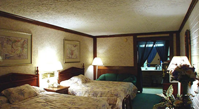Четырёхместный номер Standard Edelweiss Inn New Braunfels