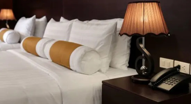 Семейный номер Standard с балконом Hanoian Central Hotel & Spa