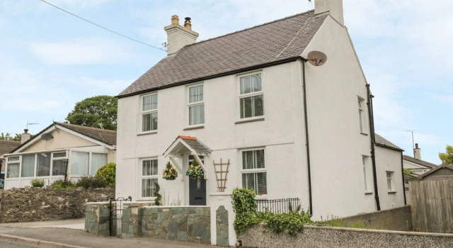 Mona House, Book Hotel Bryngwran Anglesey