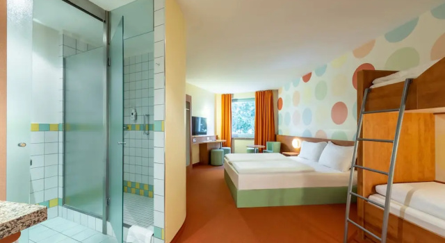 Четырёхместный номер Standard Hotel Holledau