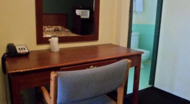 Номер Standard Belmont Motel