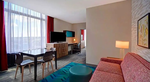 Двухместный люкс c 1 комнатой Hilton Garden Inn Kalamazoo Downtown