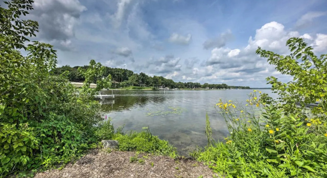 Lake Nagawicka Home - 2 Blocks to Boat Launch, Rezervovat Hotel Delafield Wisconsin