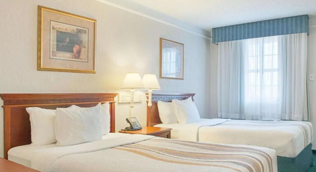 Четырёхместный номер Standard La Quinta Inn by Wyndham New Orleans Veterans / Metairie