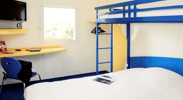 Трёхместный номер Standard ibis budget Meung sur Loire