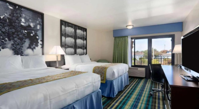 Четырёхместный люкс Super 8 Vallejo/Napa Valley