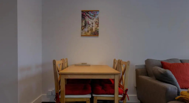 Gorgeous Spacious 2 Bed 2 Bath Apartment, Varaa Huoneisto Asunnot kohteessa Merseyside, Huoneisto