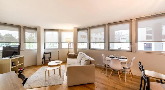 Апартаменты Bright at Gratte-Ciel with terrace and parking