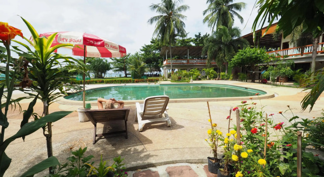 Кровать в общем номере Green Garden Resort