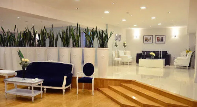 Le Parc Hotel & Suites, Book Hotel Hoteller i Villa Maria med pool, Swimmingpool