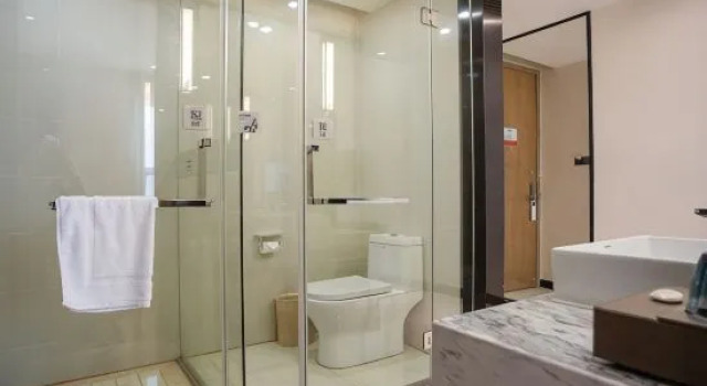 Кровать в общем номере (мужской номер) Echarm Hotel (Shanghai Hongqiao Airport and Exhibition Centerstore)