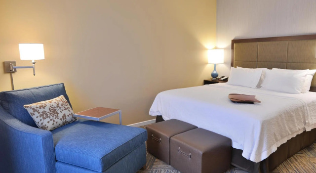 Четырёхместный номер Standard Hampton Inn & Suites Chippewa Falls