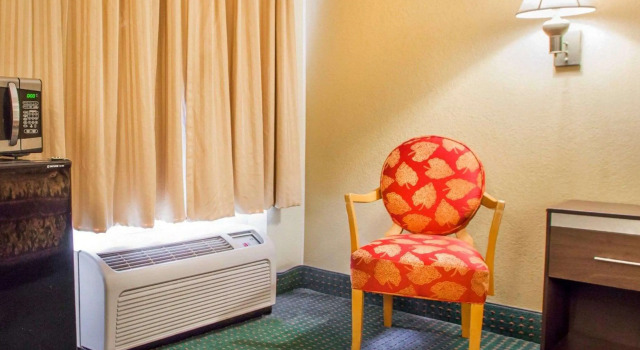 Двухместный номер Standard Rodeway Inn Mount Laurel Hwy 73