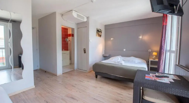 Трёхместный номер Standard Hôtel du Lion dOr