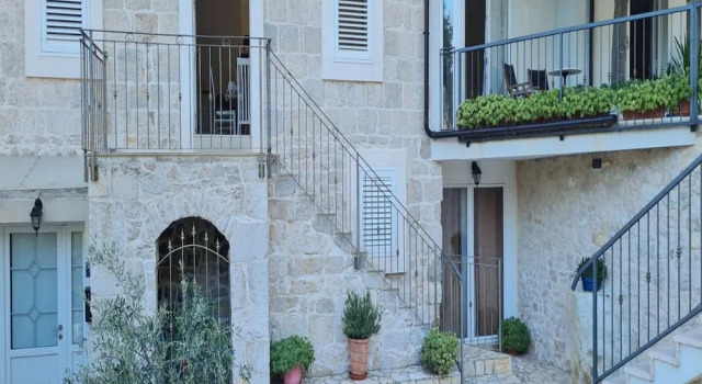 Holiday Home Mico, Buchen Sie Ferienhaus Hotels in Gespanschaft Split-Dalmatien mit Pool, Schwimmbad