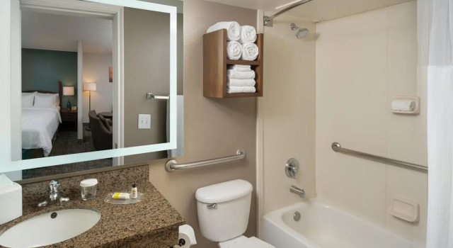 Четырёхместный люкс Staybridge Suites Denver Tech Center by IHG