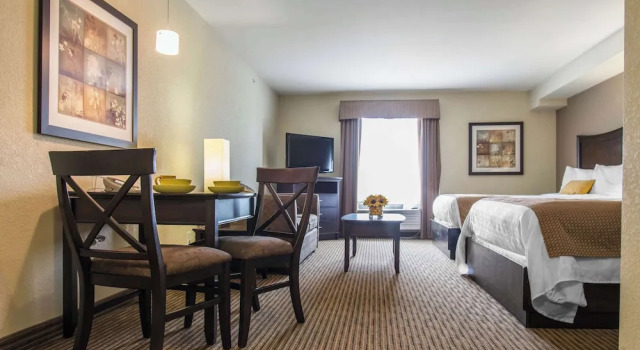 Люкс Deluxe MainStay Suites Winnipeg