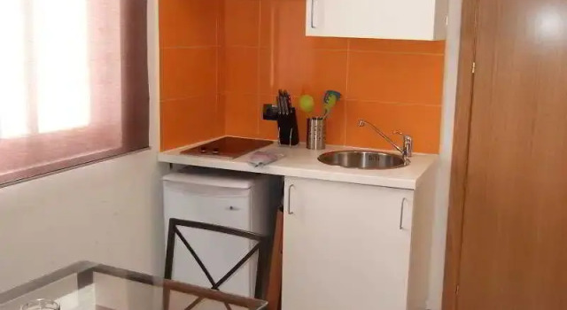 Hostal Mairu, Забронировать Отель Мадрид Провинция Мадрид, рядом с The Museum of Contemporary Art-Madrid