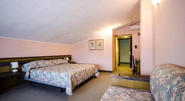 Четырёхместный номер Standard Torre Del Sole