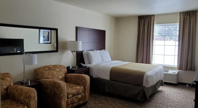 Двухместный люкс Cobblestone Inn & Suites - Barron
